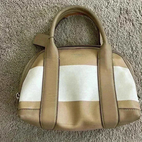 Coach purse - Picture 2 of 9